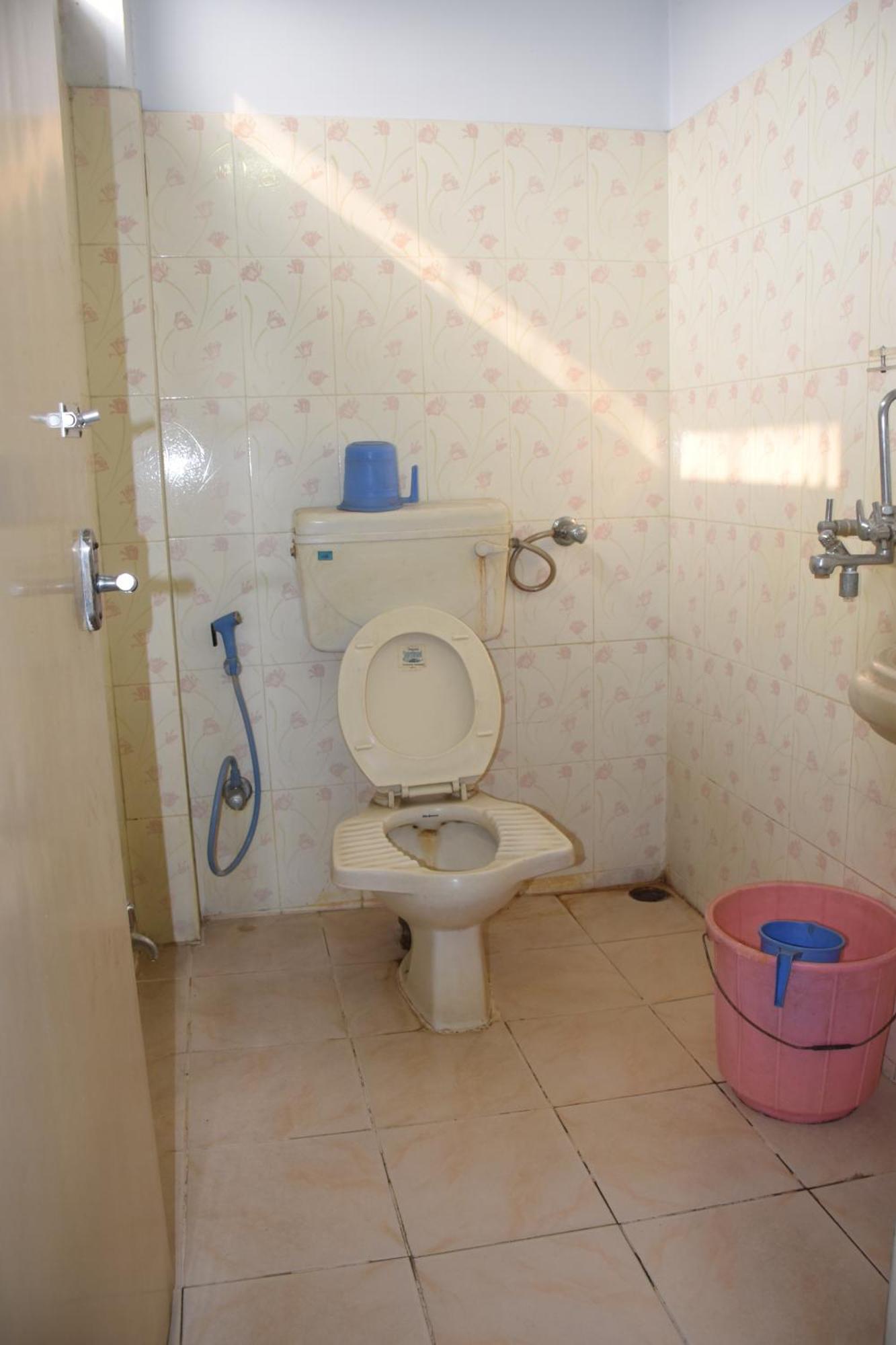 Starline Hotel Agartala Esterno foto